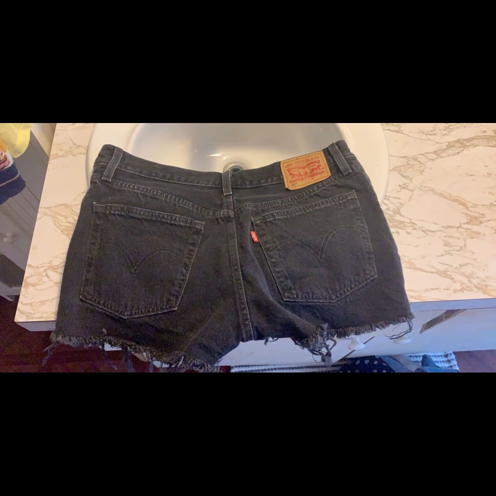 Black 501 Levi shorts